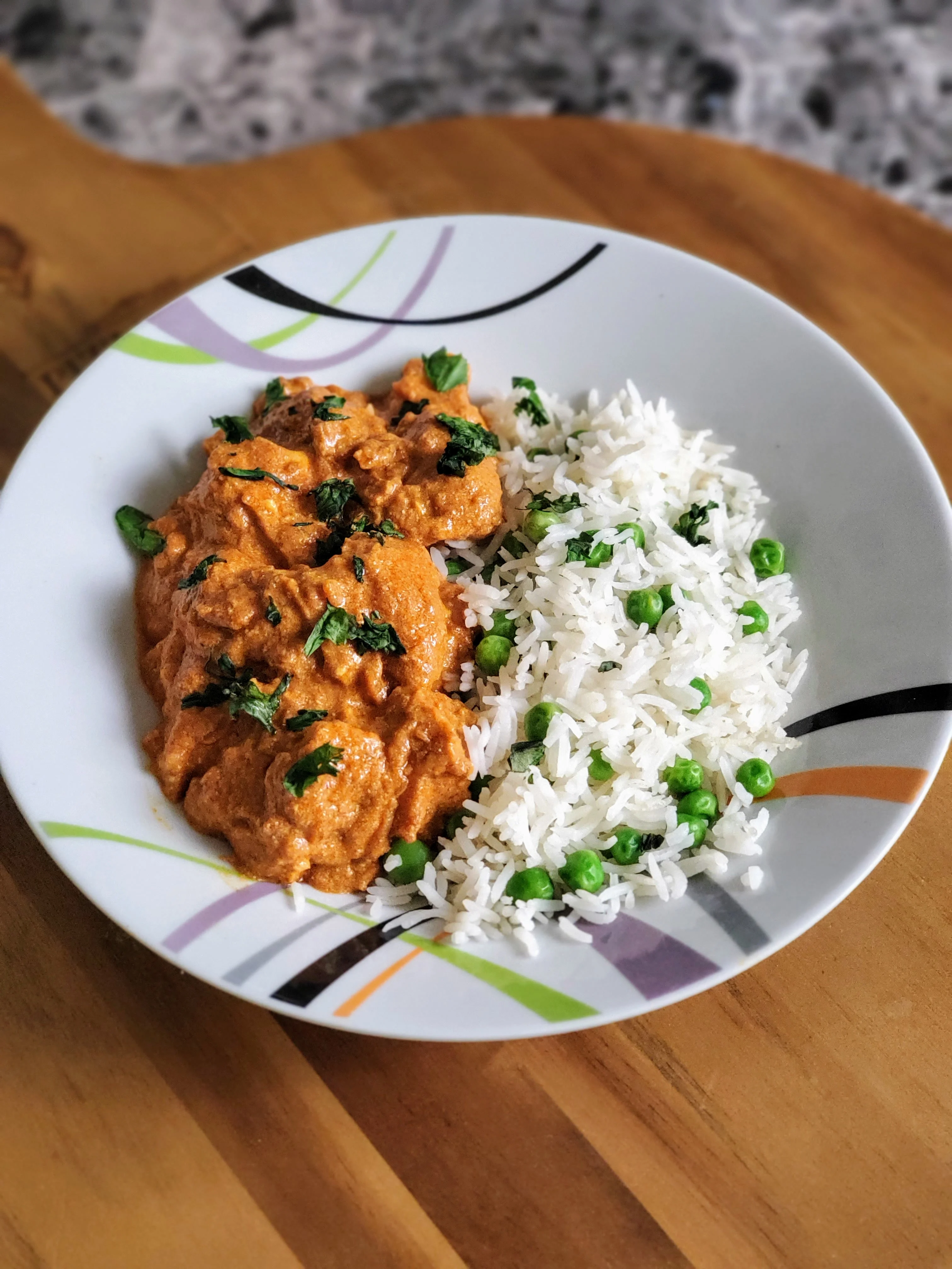 Chicken Tikka Masala, Steamed White Rice, Wheat Roti & Chana Masala [22oz]
