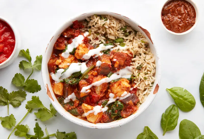 Madras Fish Curry, Pulav Rice, Dal Palak & Hariyaali Tikki [16oz]