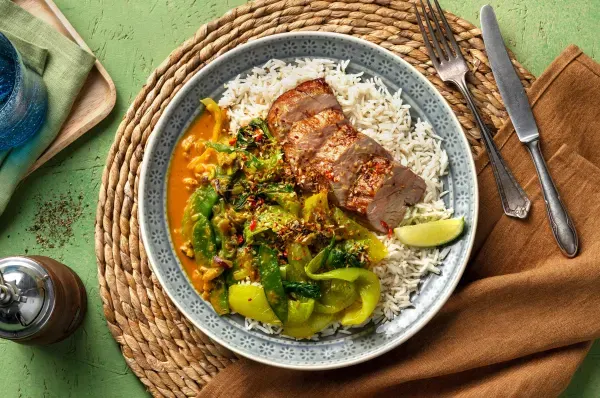 Pork and Chicken Meatballs with green curry and Jasmine Rice Box