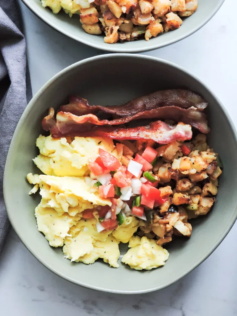 Breakfast Burrito Bowl With Bacon