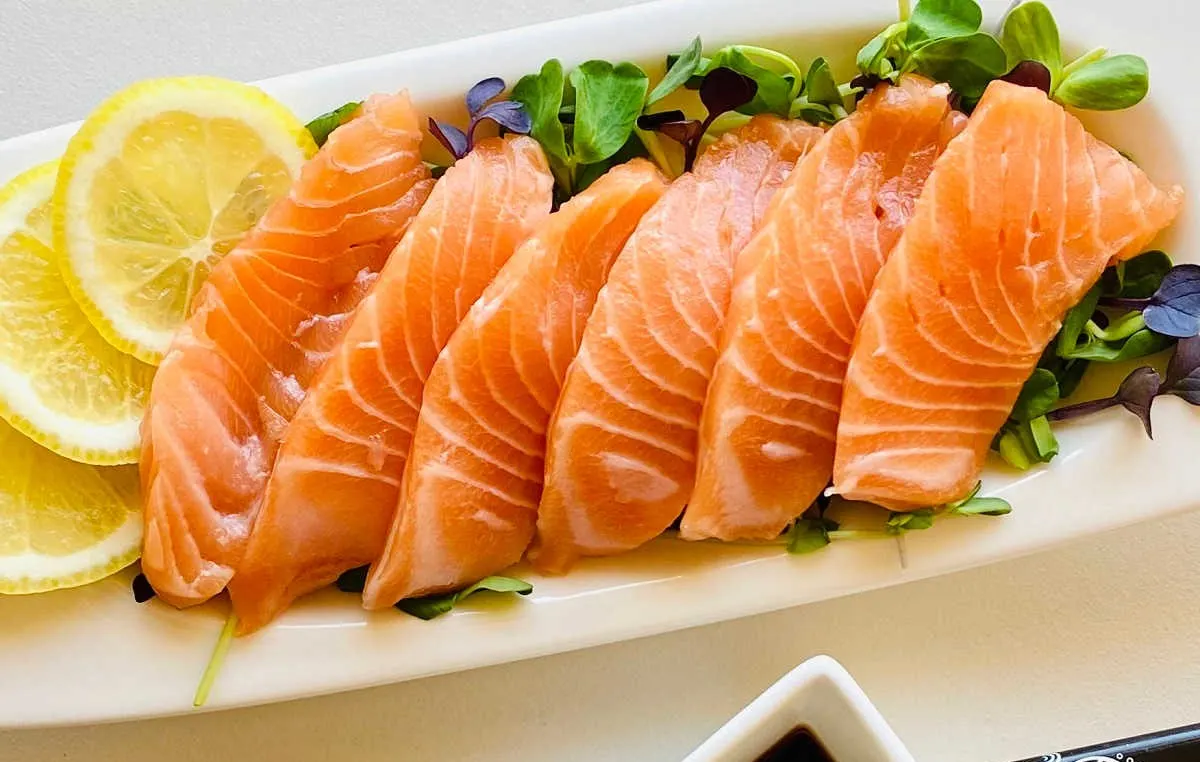 Fresh & Smoked Salmon Fresh & Smoked Salmon