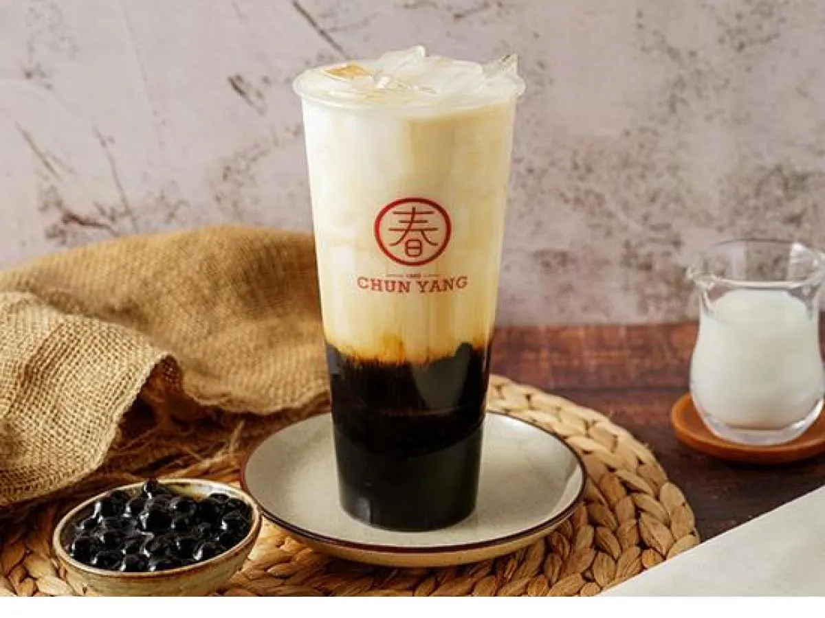 Medium Classic Oolong Milk Tea With Boba Medium Classic Oolong Milk Tea With Boba