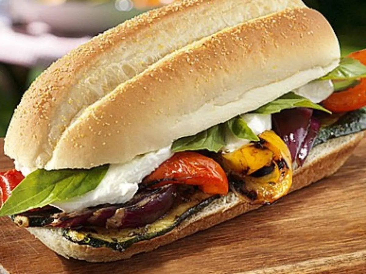 Vegan Grilled Veggie Sandwich with Side Salad Vegan Grilled Veggie Sandwich with Side Salad
