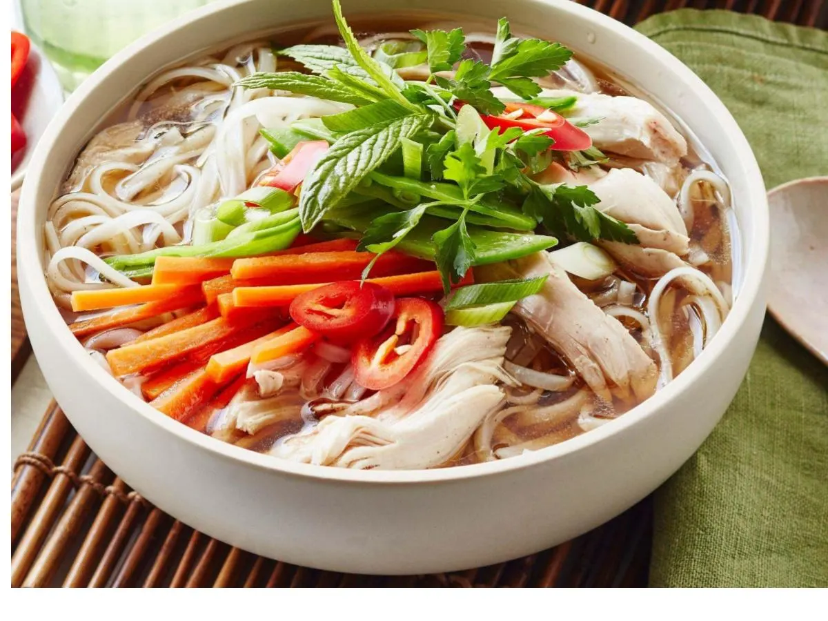 Pho Chicken w/ Veggie Broth Pho Chicken w/ Veggie Broth