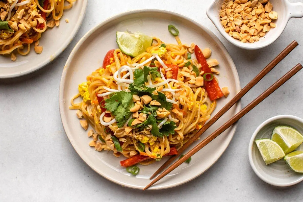 Pad Thai Noodle with Mixed Vegetables Pad Thai Noodle with Mixed Vegetables