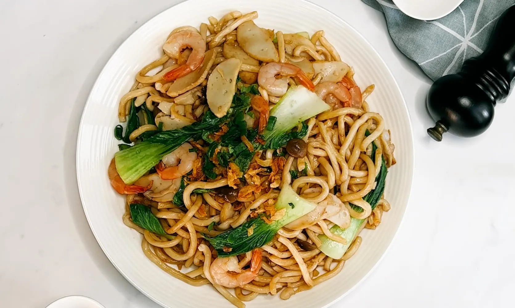Spicy Drunken Udon Noodle with Mixed Seafood (Squid, Shrimp and Mussels) Spicy Drunken Udon Noodle with Mixed Seafood (Squid, Shrimp and Mussels)