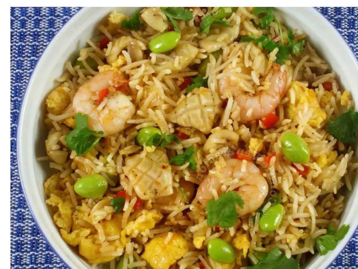 Thai Fried Rice with Mixed Seafood (Squid, Shrimp and Mussels) Thai Fried Rice with Mixed Seafood (Squid, Shrimp and Mussels)