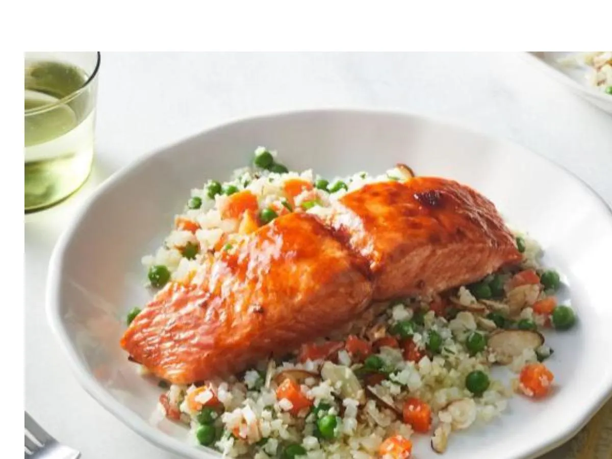 Light Carb Salmon with Tomatillo Salsa, Cauliflower Rice, & Roasted Vegetables Light Carb Salmon with Tomatillo Salsa, Cauliflower Rice, & Roasted Vegetables