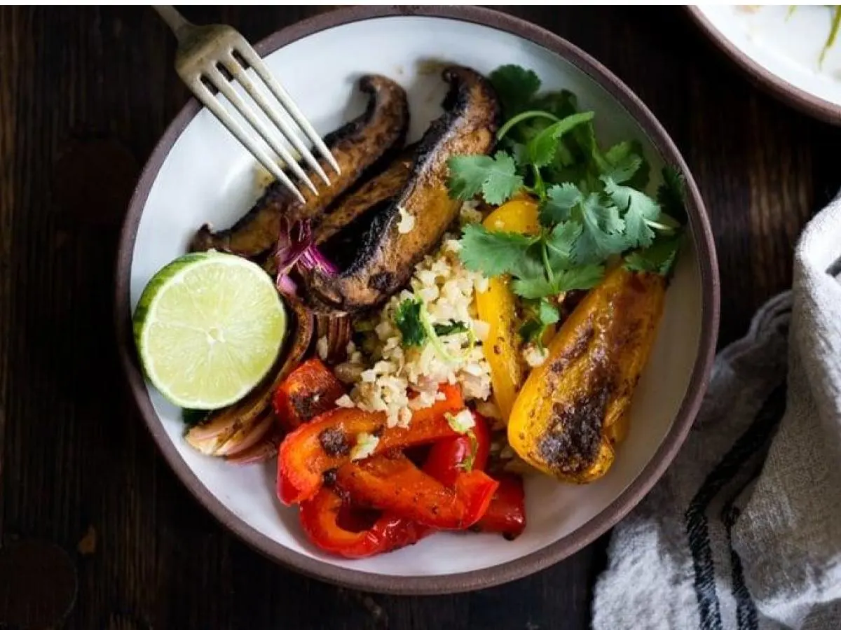 Light Carb Sauteed Vegetable Fajita Bowl, Cauliflower Rice & Roasted Vegetables Light Carb Sauteed Vegetable Fajita Bowl, Cauliflower Rice & Roasted Vegetables