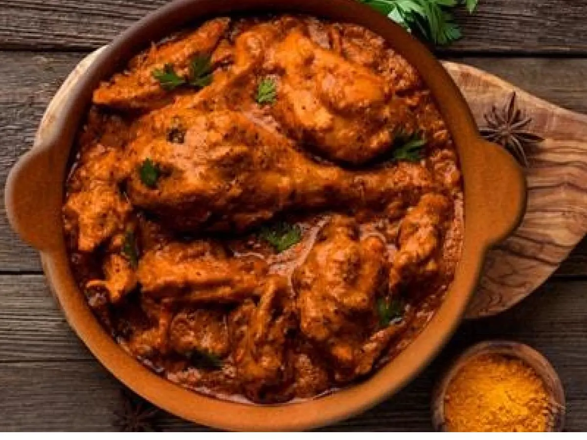 Curry Chicken (Bone In) with Macaroni salad and Mixed Steam Veg Curry Chicken (Bone In) with Macaroni salad and Mixed Steam Veg