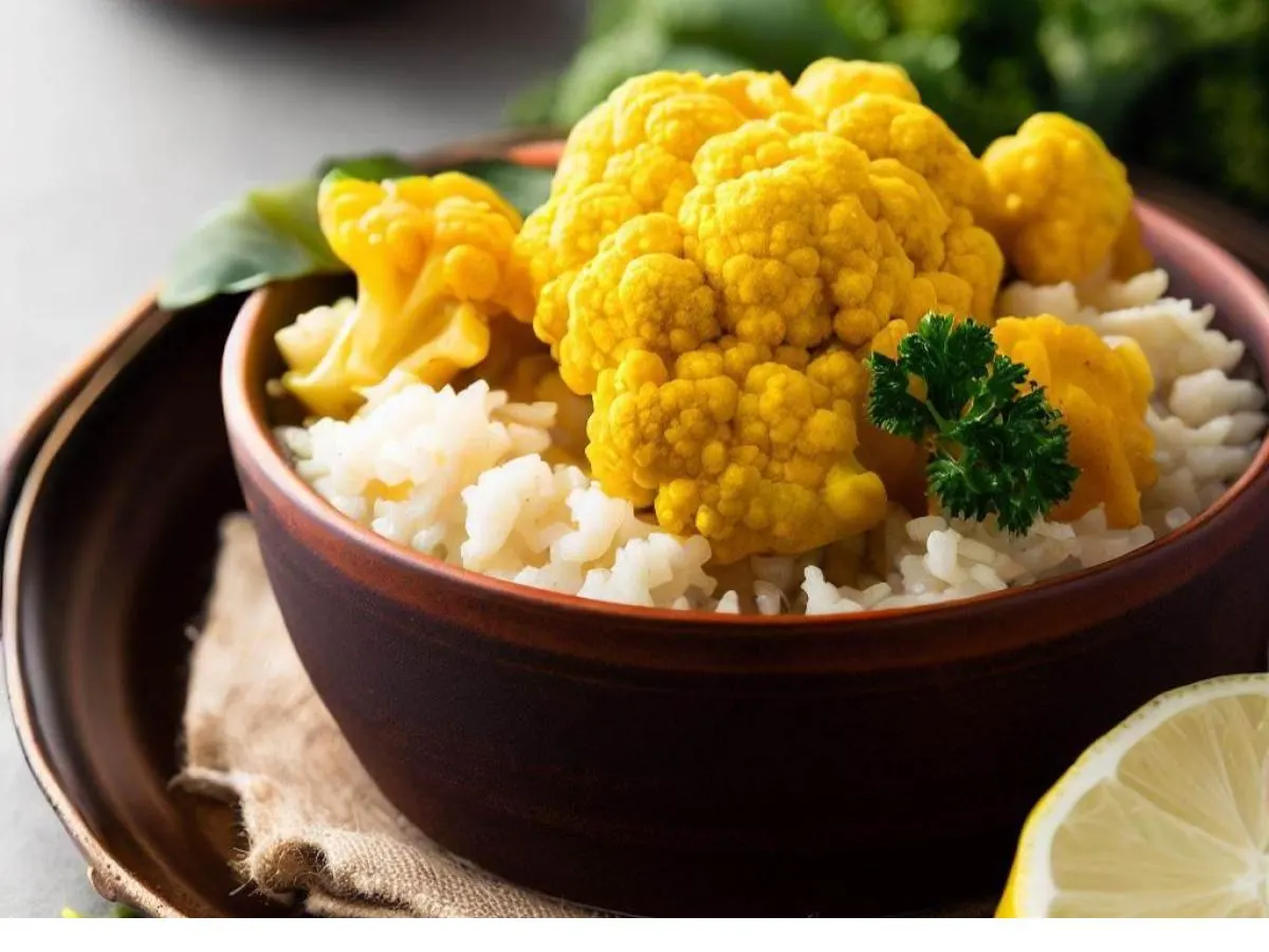 Yellow Cauliflower Curry with Rice
