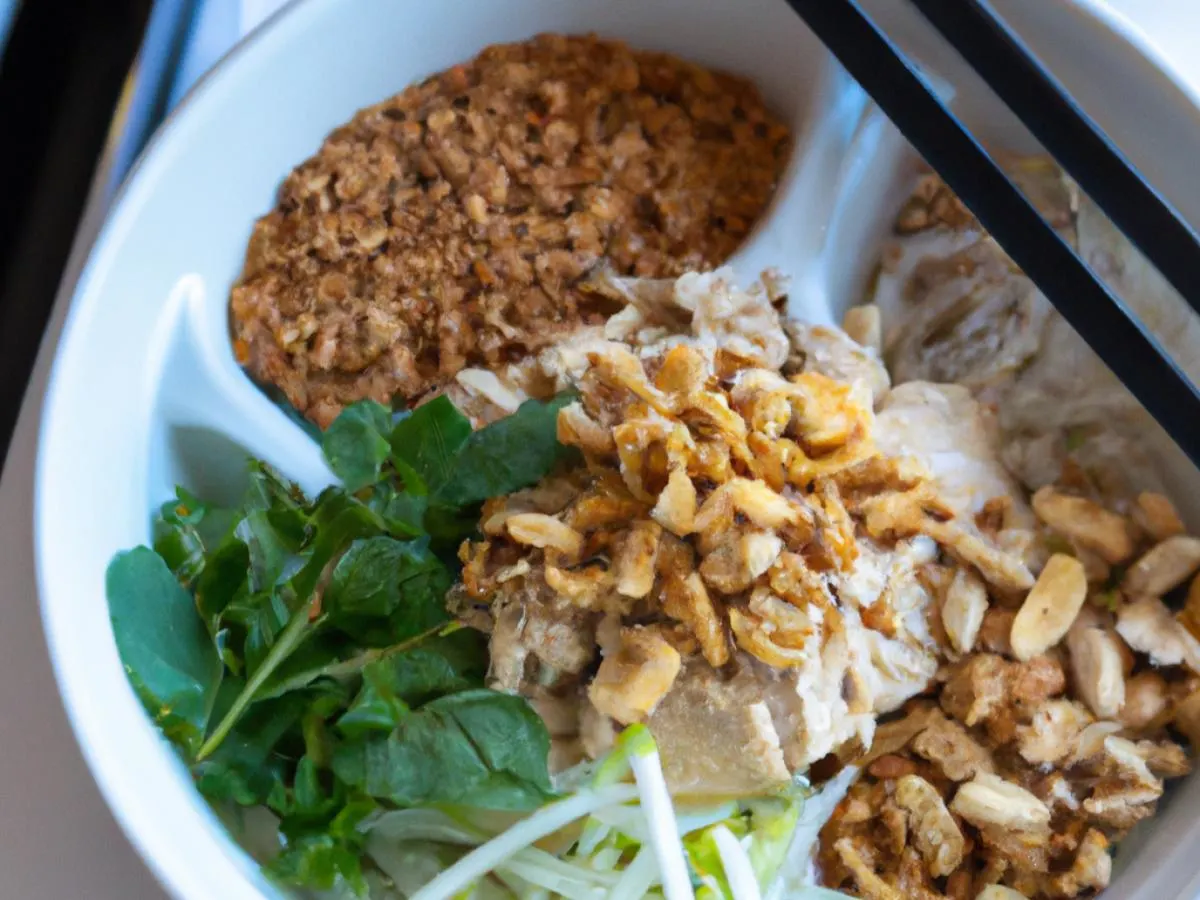 Larb Chicken served with Cold Vermicelli Noodles