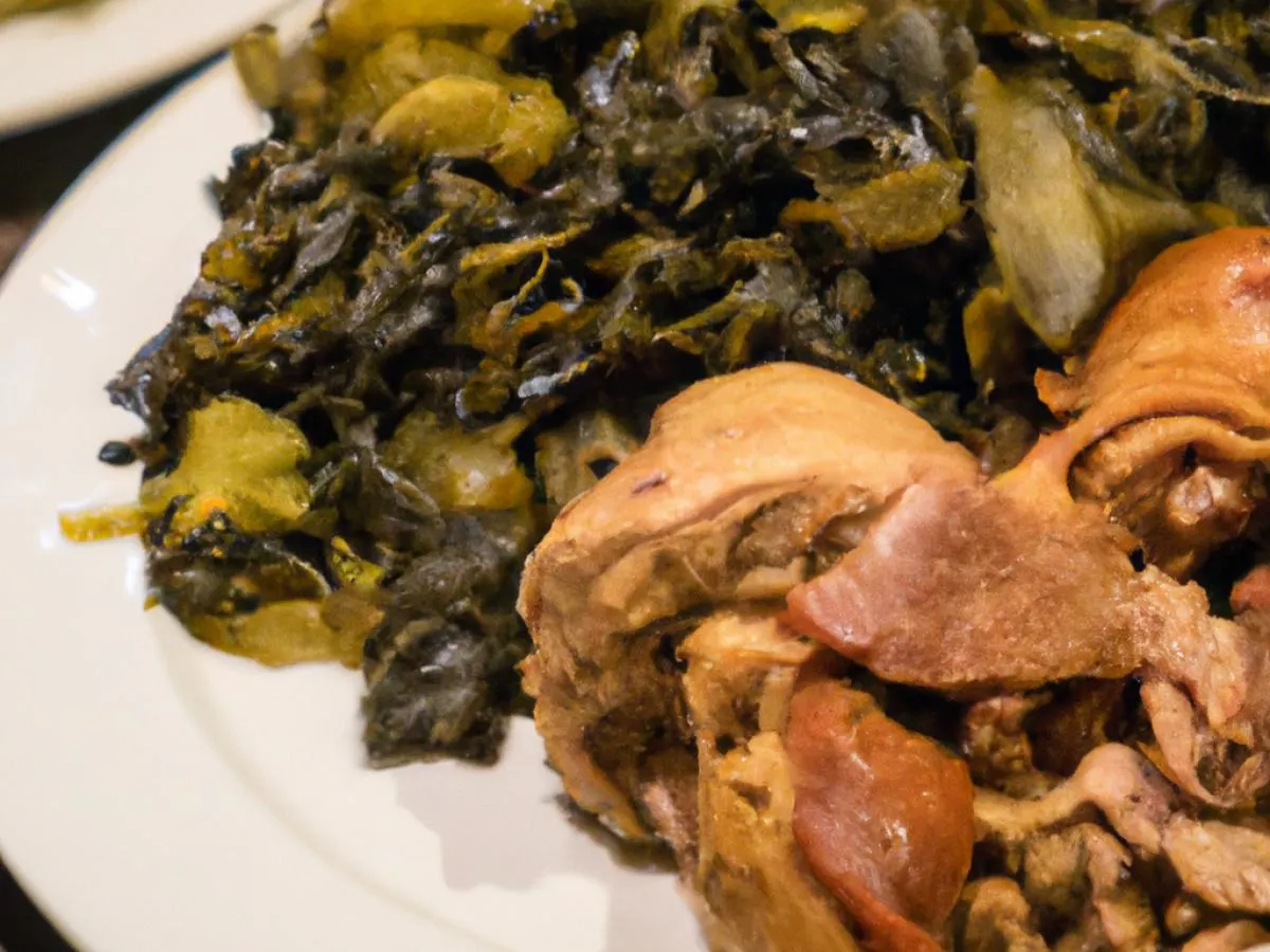 Combo Beef Brisket and Pulled Chicken with Collard Greens (Light Carb) Combo Beef Brisket and Pulled Chicken with Collard Greens (Light Carb)