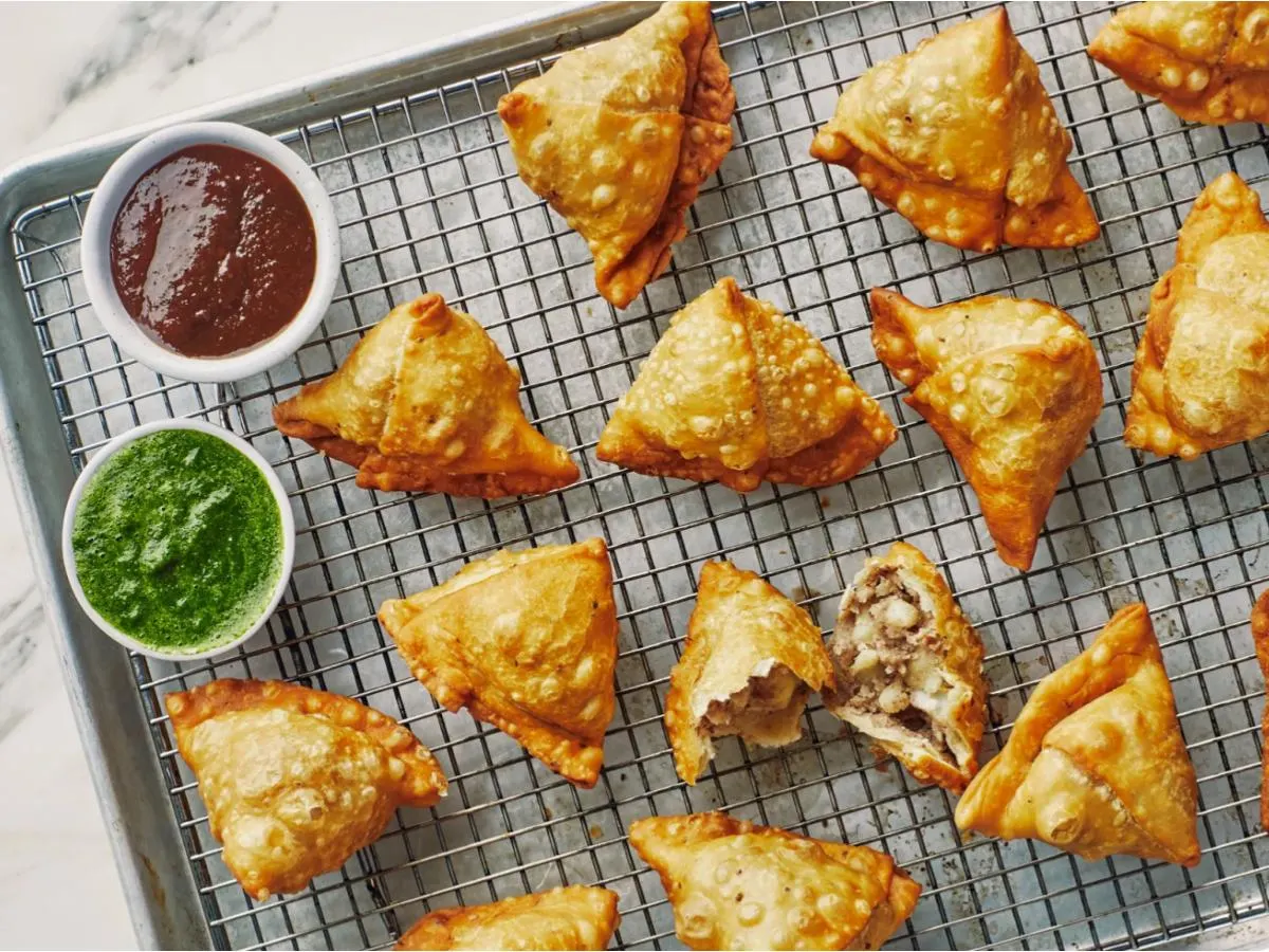 Samosas Samosas