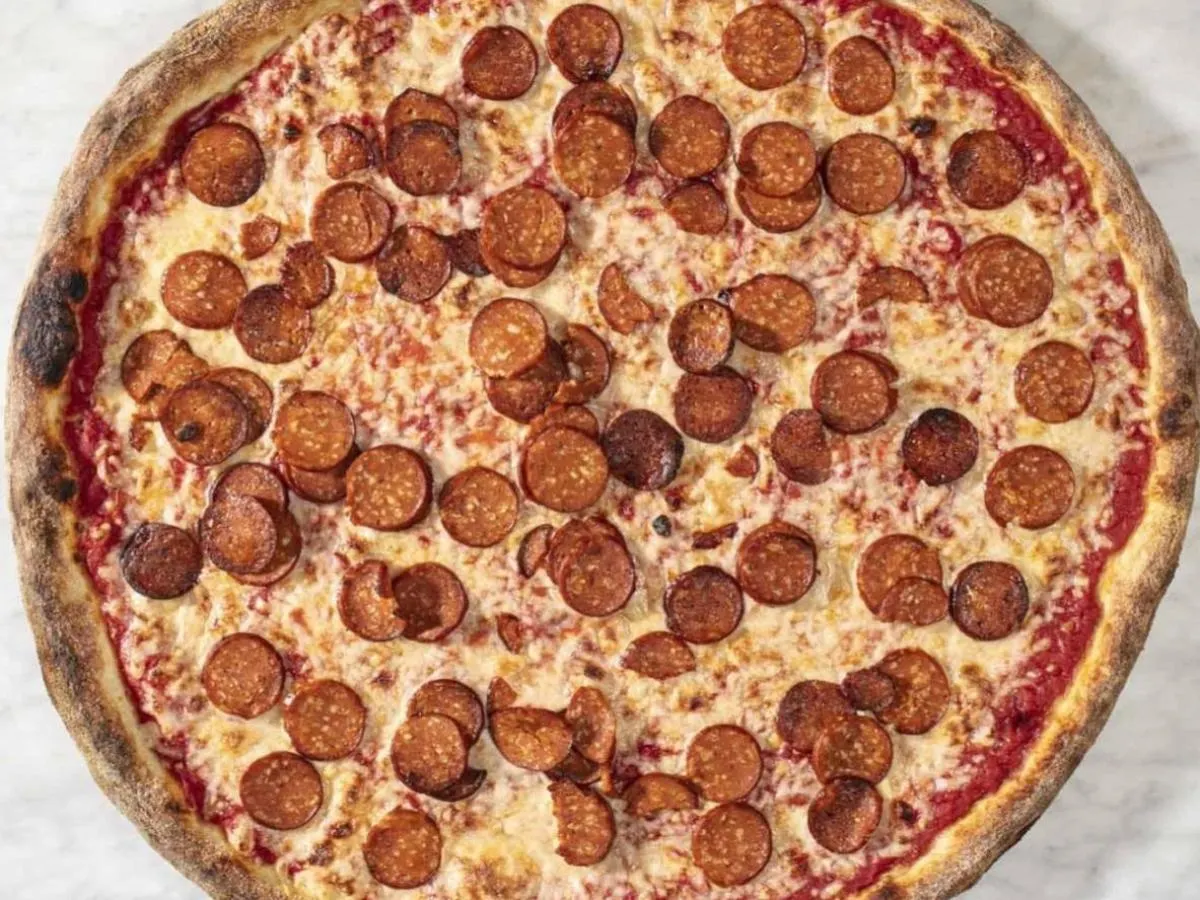 Pepperoni Pizza (18")