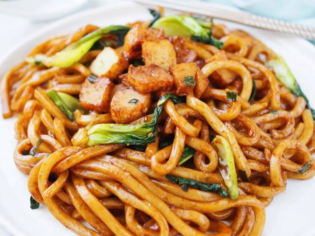 Small Black Udon Noodle with Fried Tofu Small Black Udon Noodle with Fried Tofu