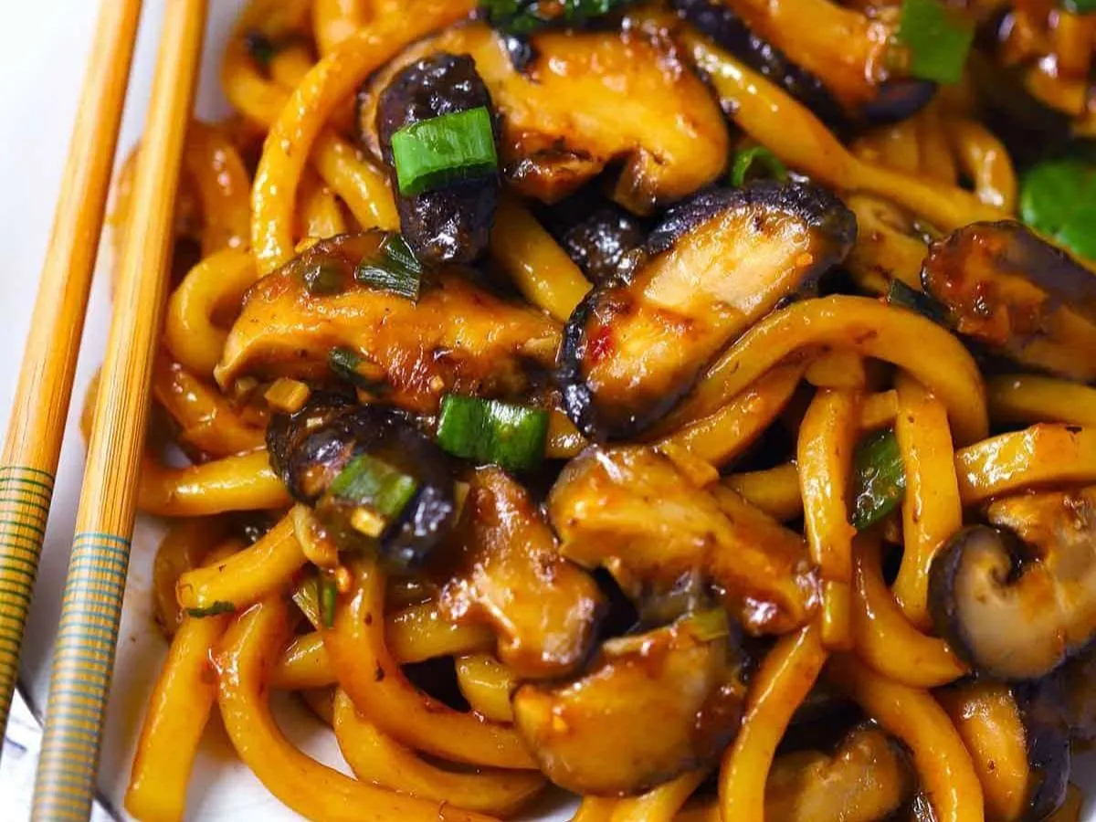 Small Black Udon Noodle with Mixed Vegetables Small Black Udon Noodle with Mixed Vegetables