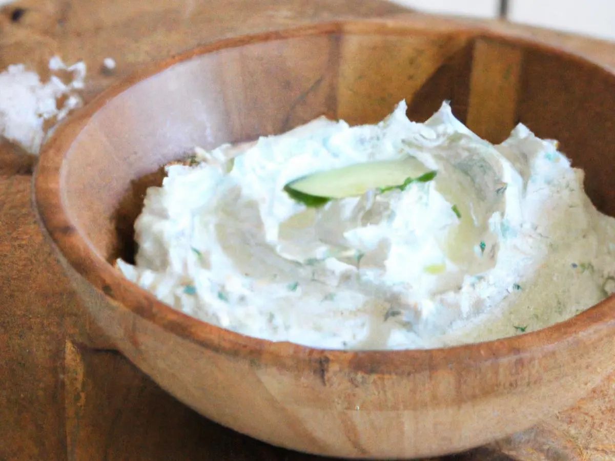 Creamy Tzatziki (Vegetarian) Creamy Tzatziki (Vegetarian)