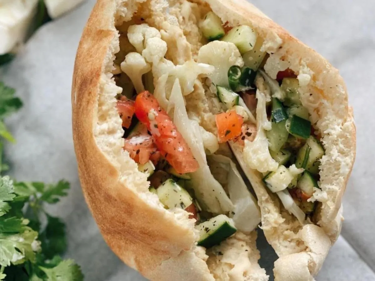 Cauliflower Sandwich w/ French Fries Cauliflower Sandwich w/ French Fries