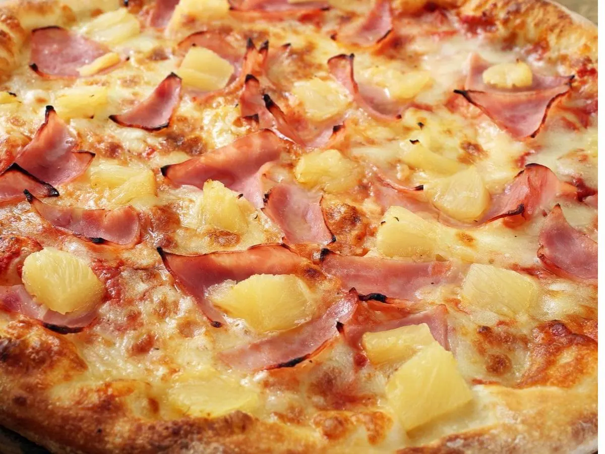 10" Hawaiian Pizza Boxed Lunch