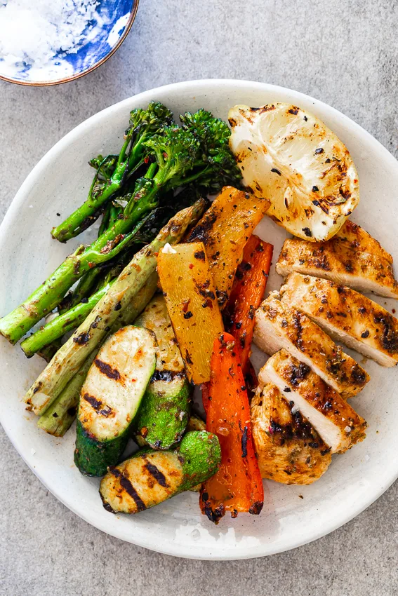 Light Carb Grilled Chicken With Grilled Vegetables and Spicy Feta Spread (No Pita) Light Carb Grilled Chicken With Grilled Vegetables and Spicy Feta Spread (No Pita)