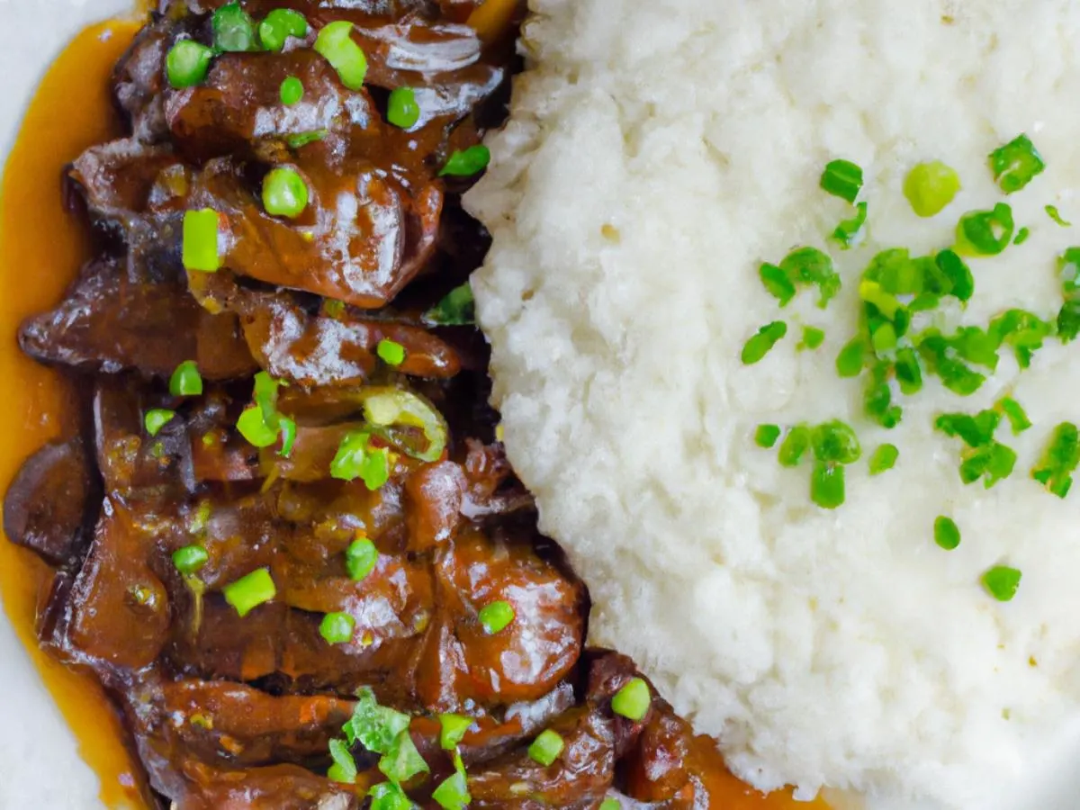 Beef With Scallions & Braised Chicken in Brown Sauce served with White Rice Beef With Scallions & Braised Chicken in Brown Sauce served with White Rice