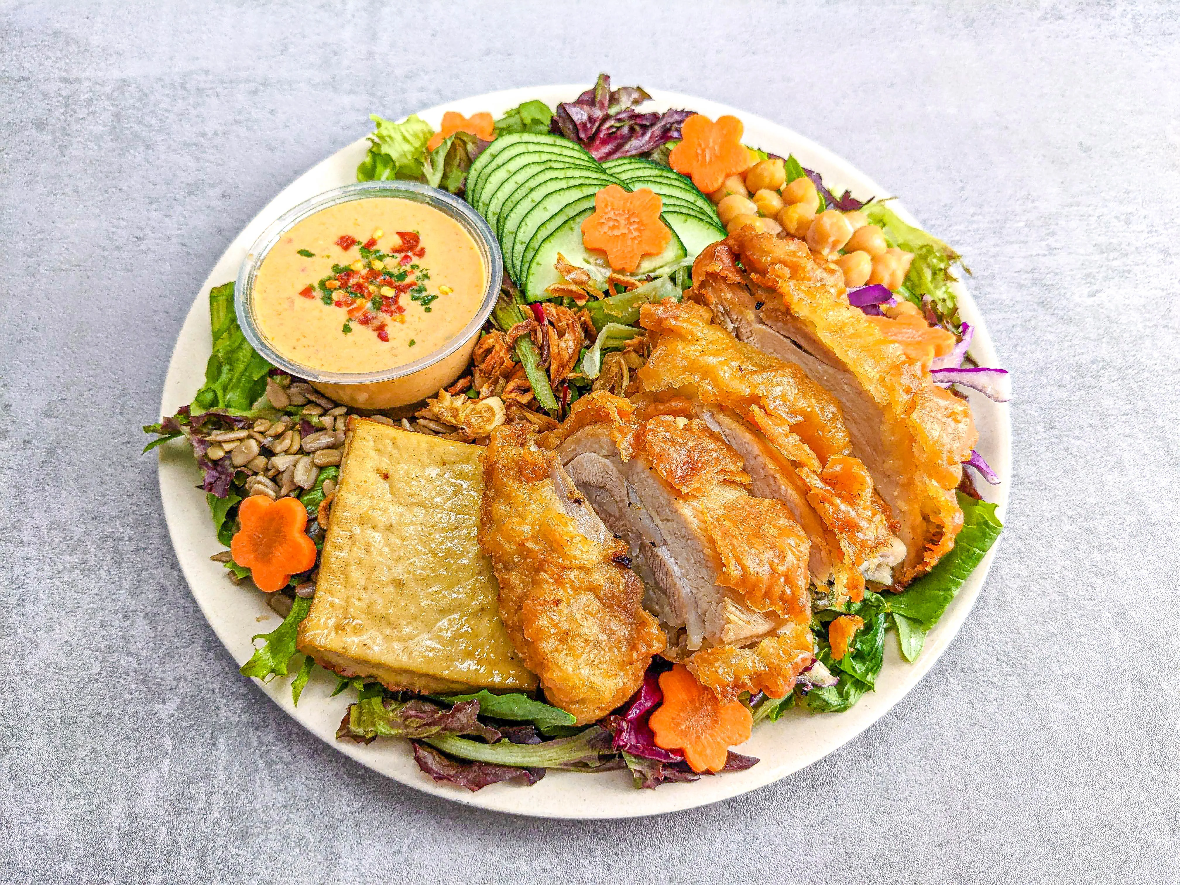 Tomyum Fried Chicken Salad