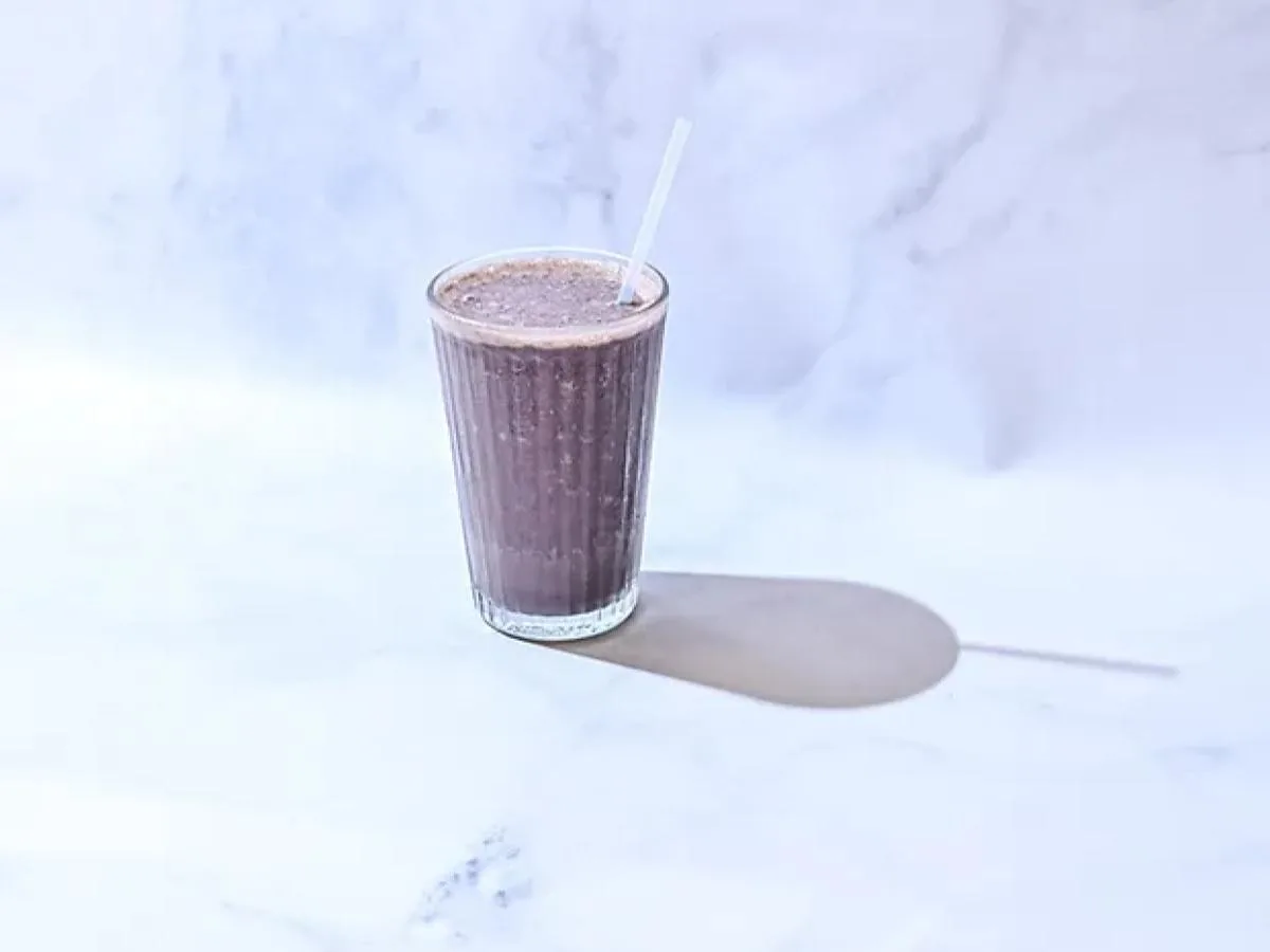Acai Berry Smoothie with Almond Milk