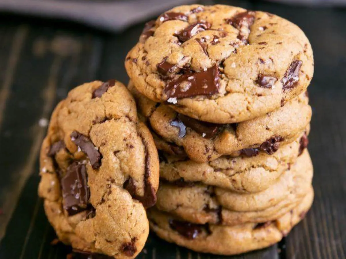 Sandy's Amazing Chocolate Chip Chunk Cookie Sandy's Amazing Chocolate Chip Chunk Cookie