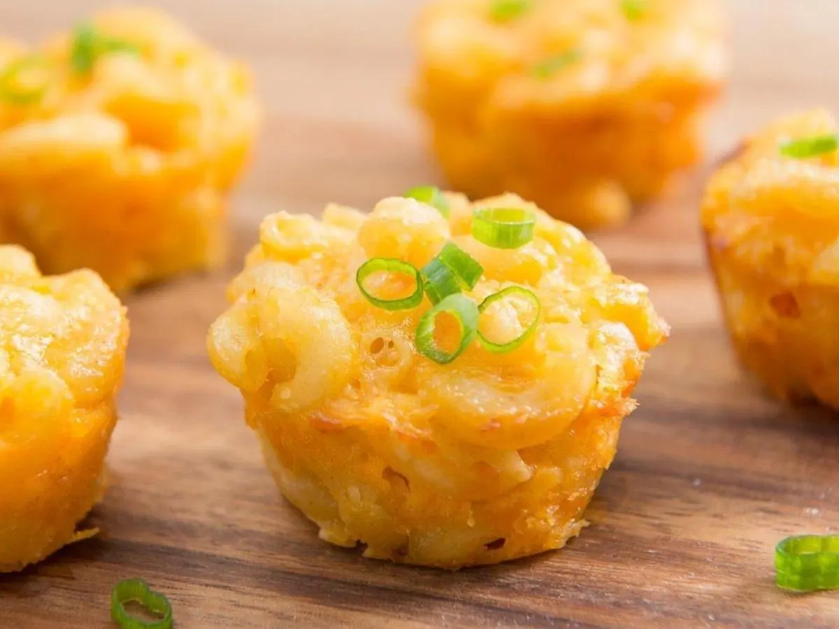 Mini Mac & Cheese Cups Mini Mac & Cheese Cups