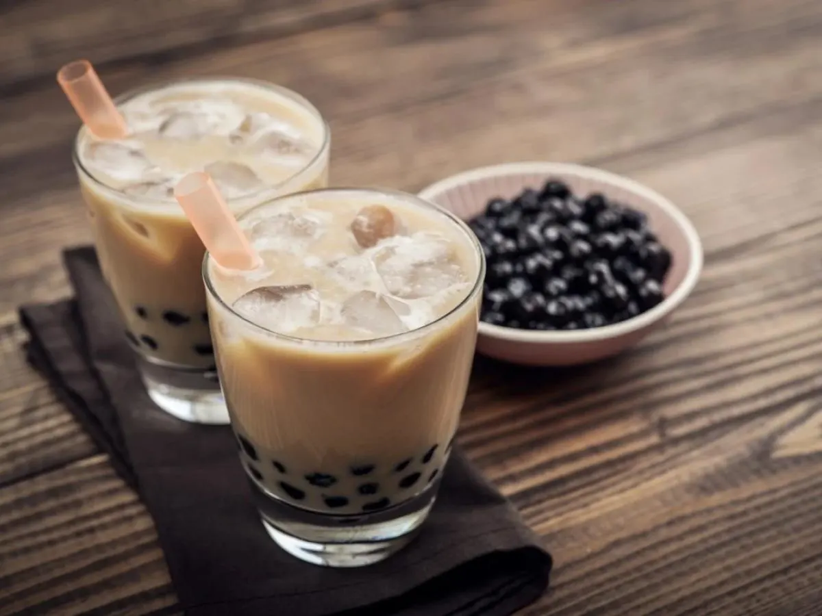 Dark Roasted Oolong Milk Tea with Non Dairy Creamer (Half Sweetness) Dark Roasted Oolong Milk Tea with Non Dairy Creamer (Half Sweetness)