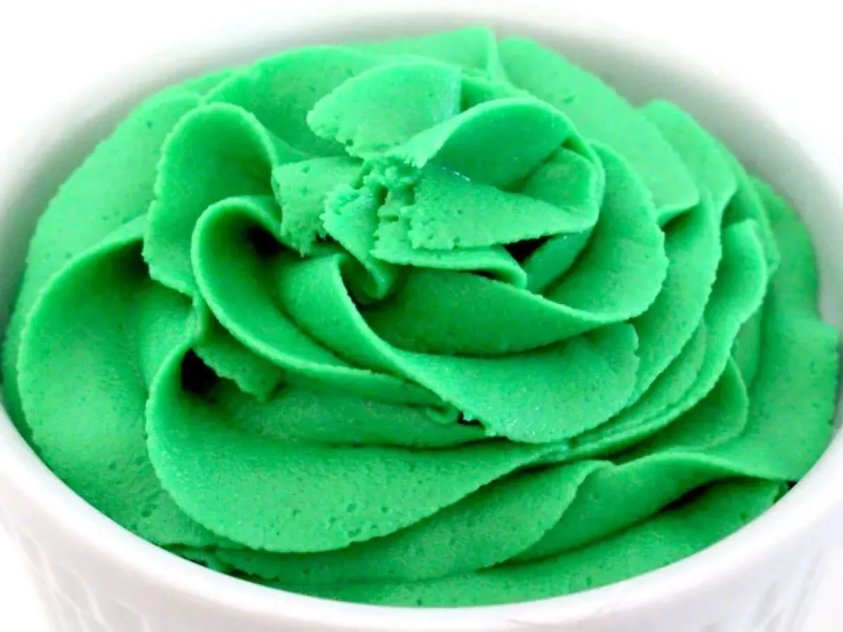 Green Vanilla Frosting Green Vanilla Frosting