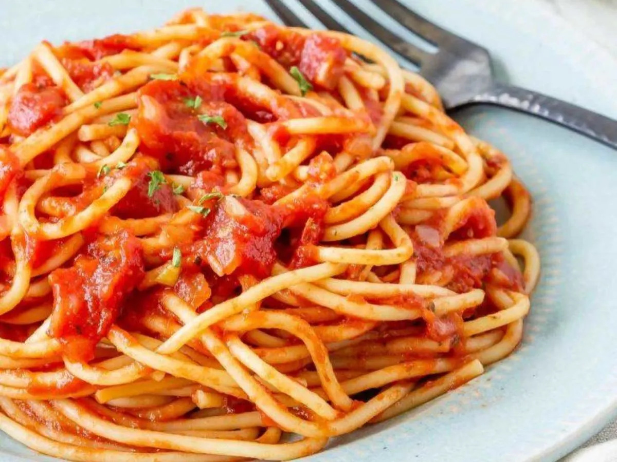 Pasta with Marinara Sauce Pasta with Marinara Sauce