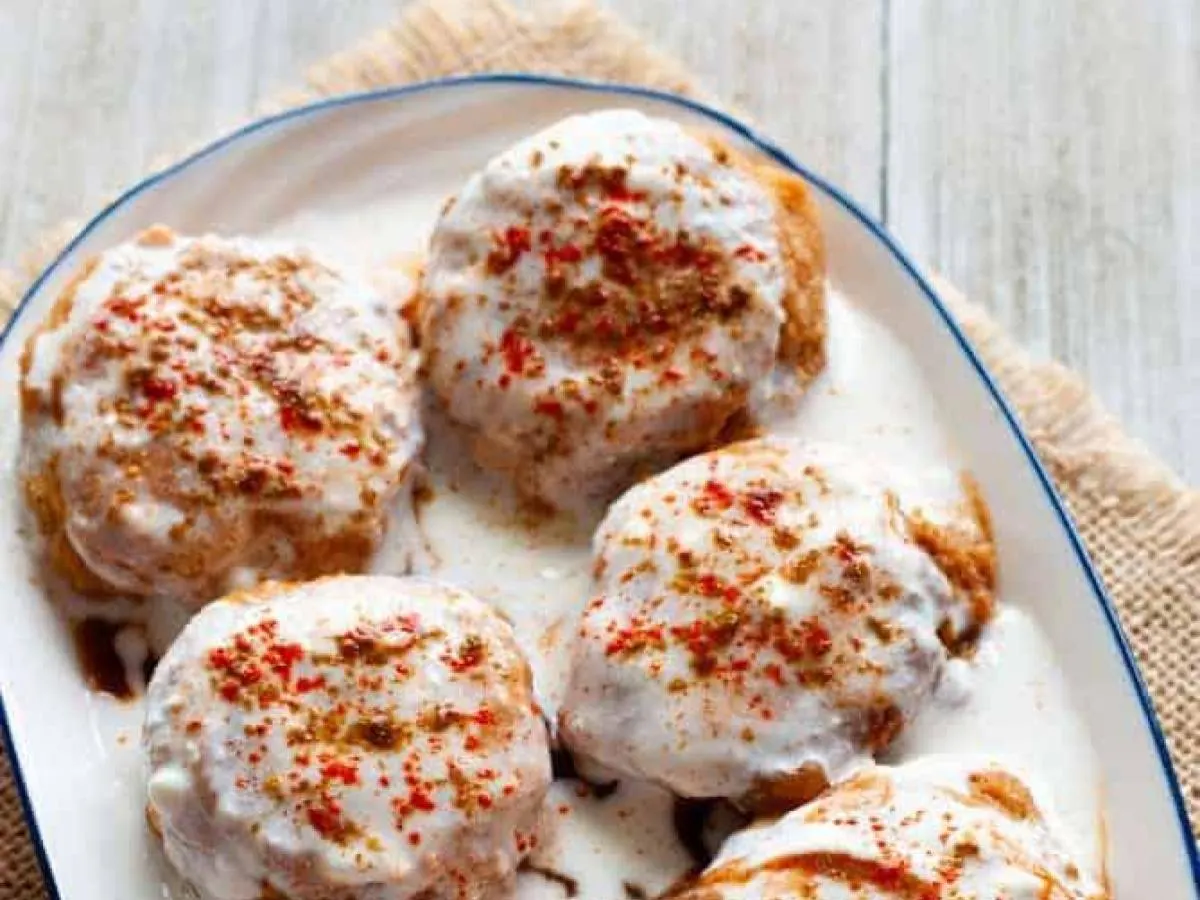 Dahi Bhalle (lentil Fritters) Dahi Bhalle (lentil Fritters)
