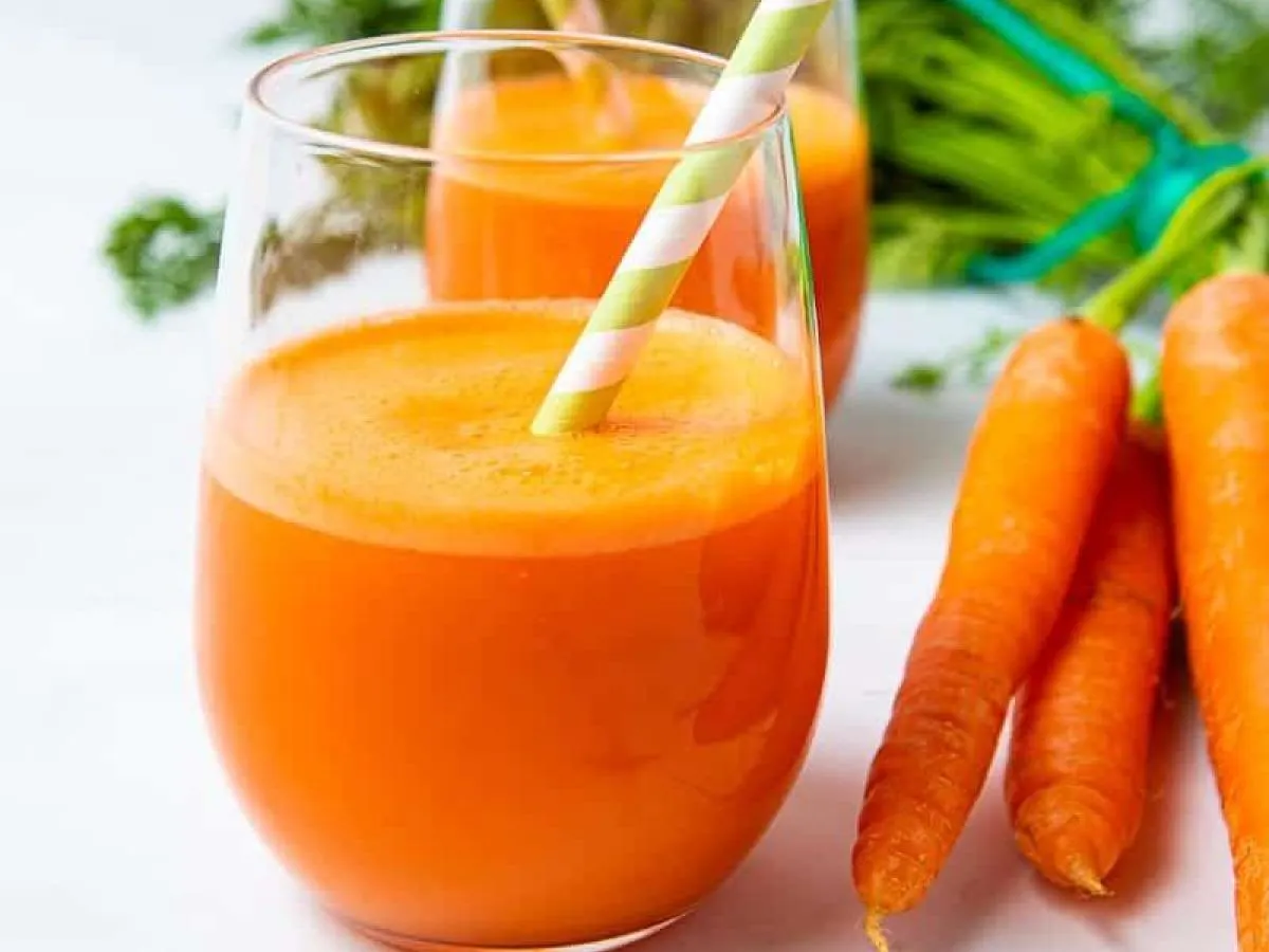 Fresh Squeezed Carrot & Celery Juice Fresh Squeezed Carrot & Celery Juice