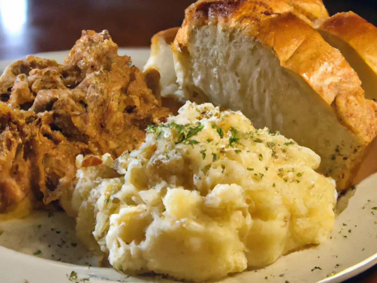 Pulled Pork With Cheesy Mashed Potatoes and Garlic Bread