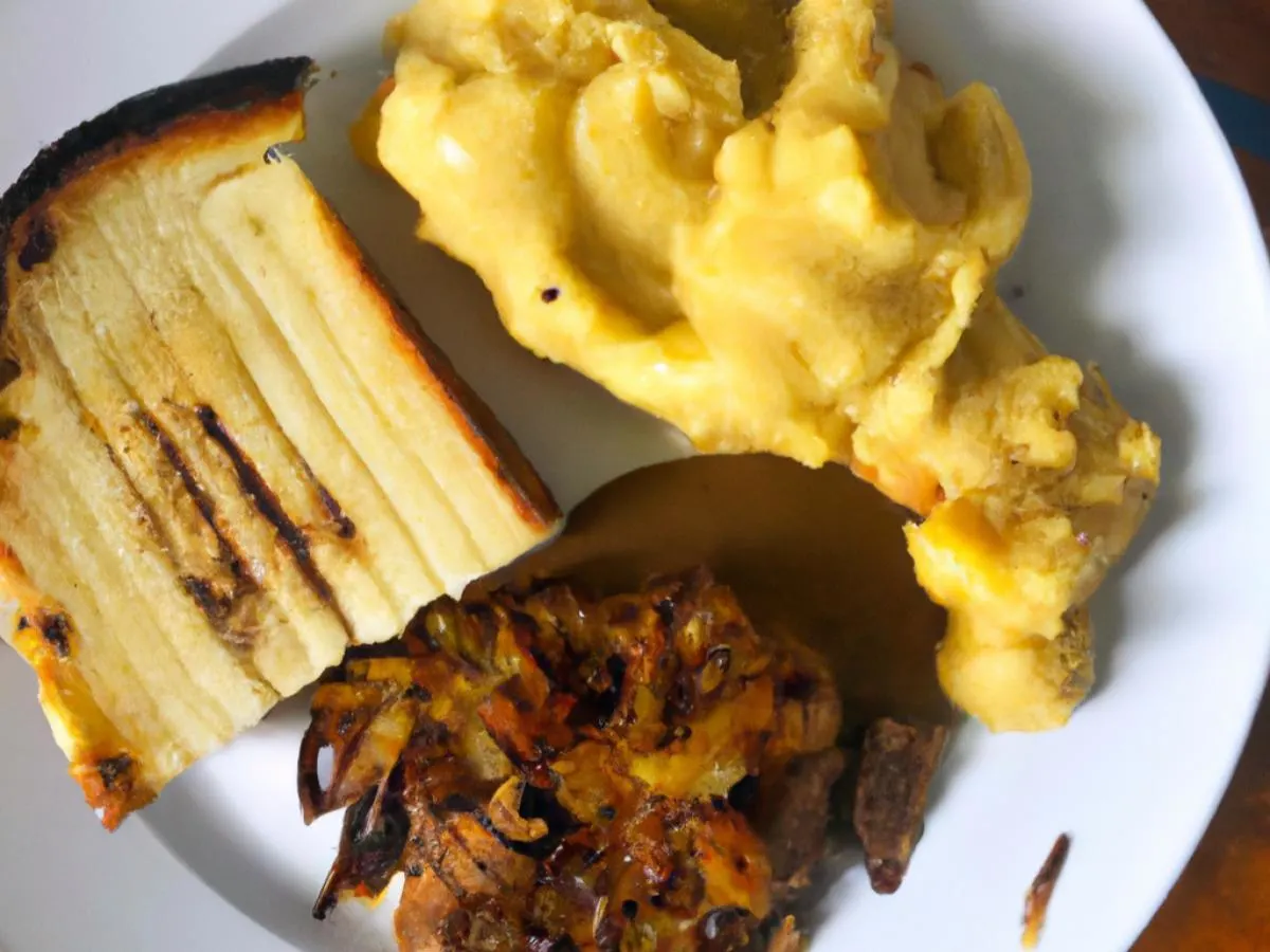 Jack Fruit With Cheesy Mashed Potatoes and Garlic Bread