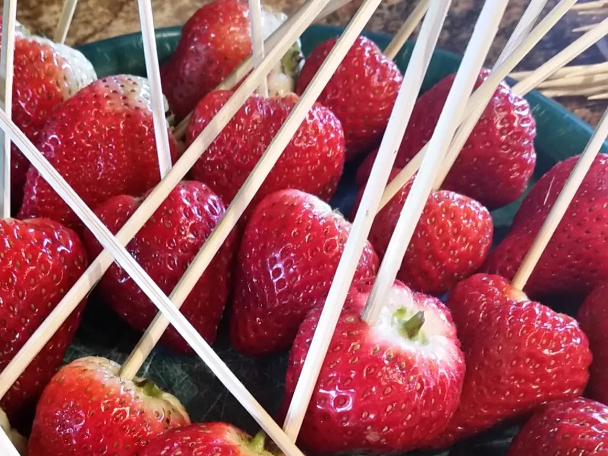 Strawberries (On Skewer) Strawberries (On Skewer)