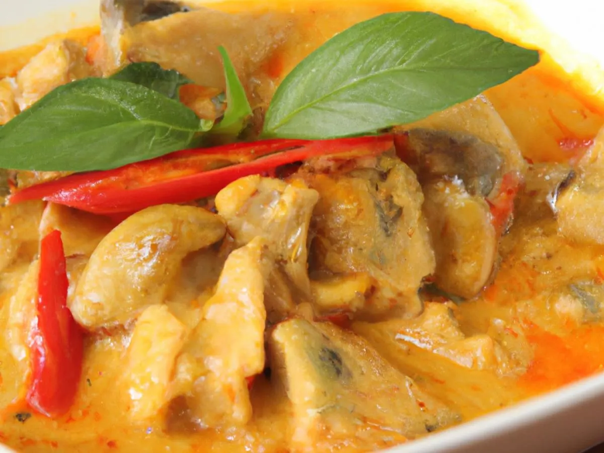 Red Curry with Chicken [18 oz]