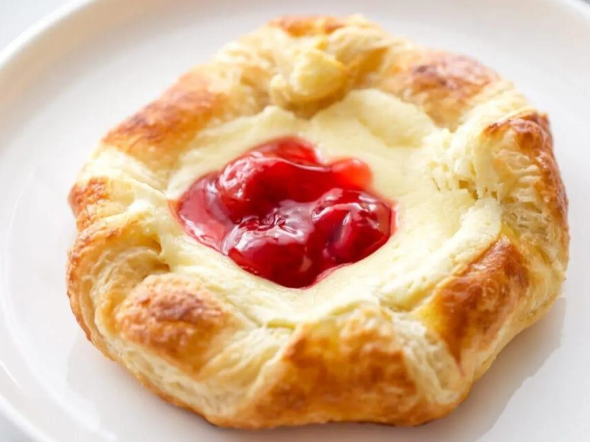Rhubarb Sweet Cream Danish Rhubarb Sweet Cream Danish