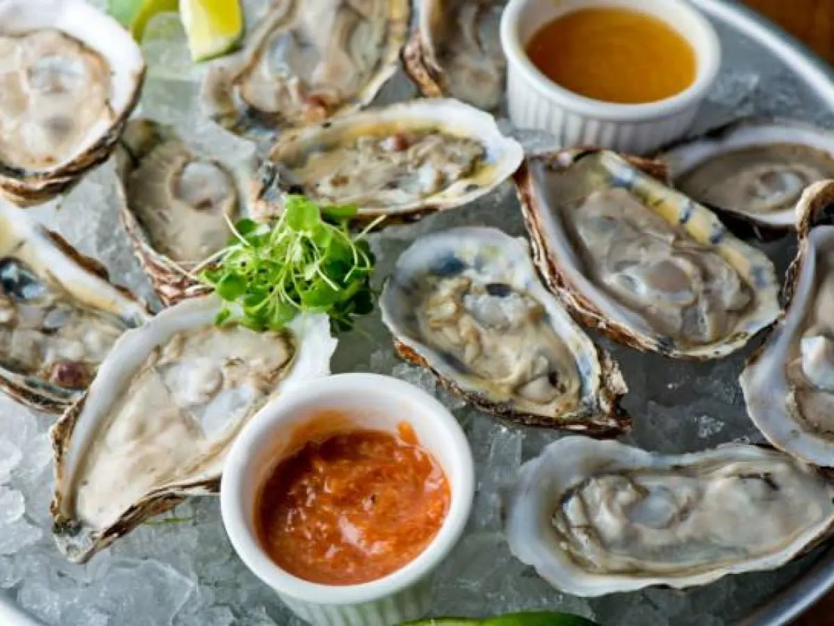 Oysters on the Half Shell (50 pieces) Oysters on the Half Shell (50 pieces)