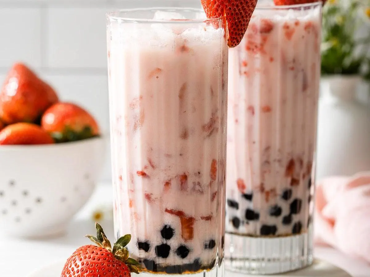 Strawberry Bubble Tea Strawberry Bubble Tea