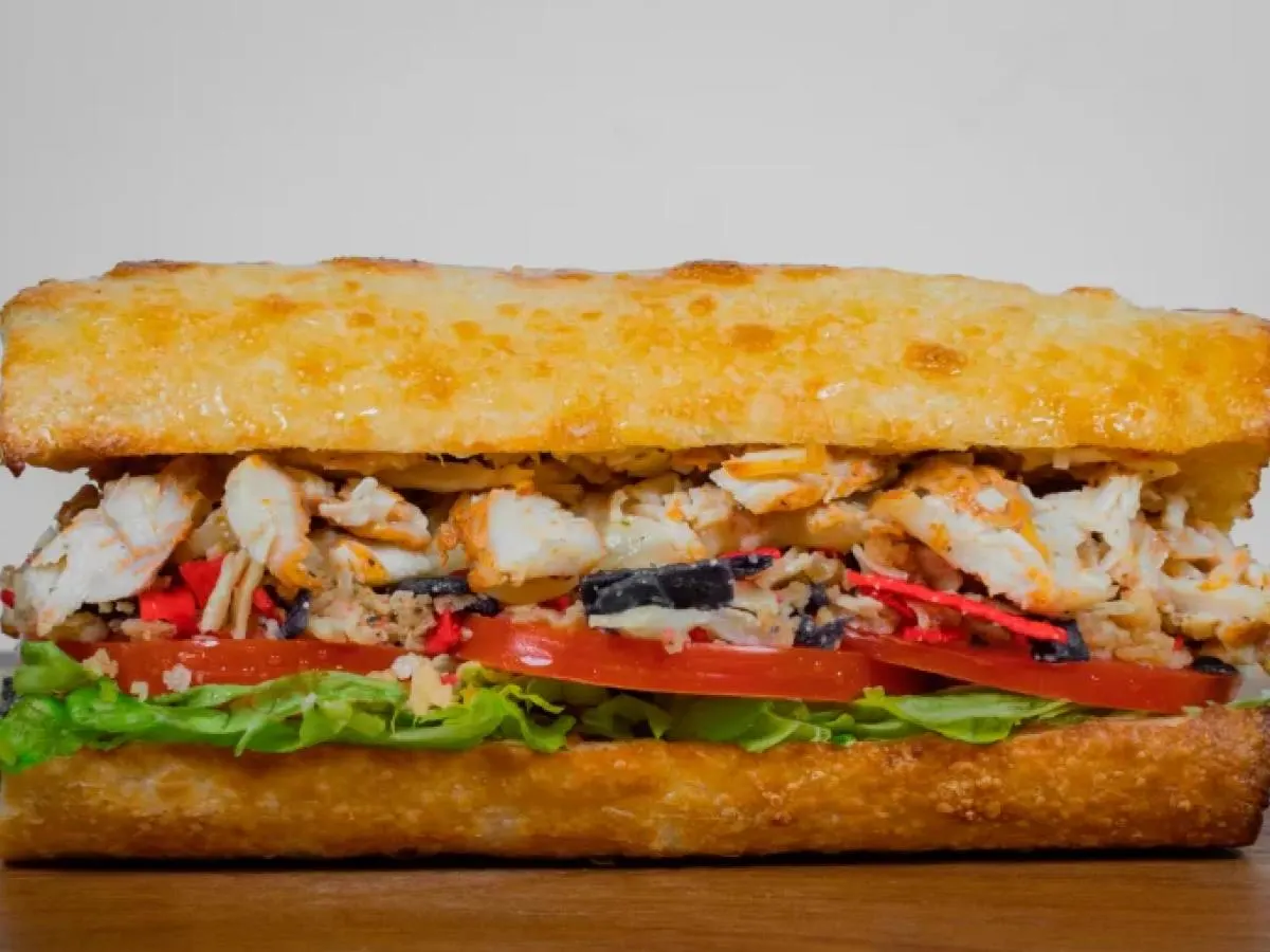Crispy Crunchy Chicken 6" Sandwich Crispy Crunchy Chicken 6" Sandwich