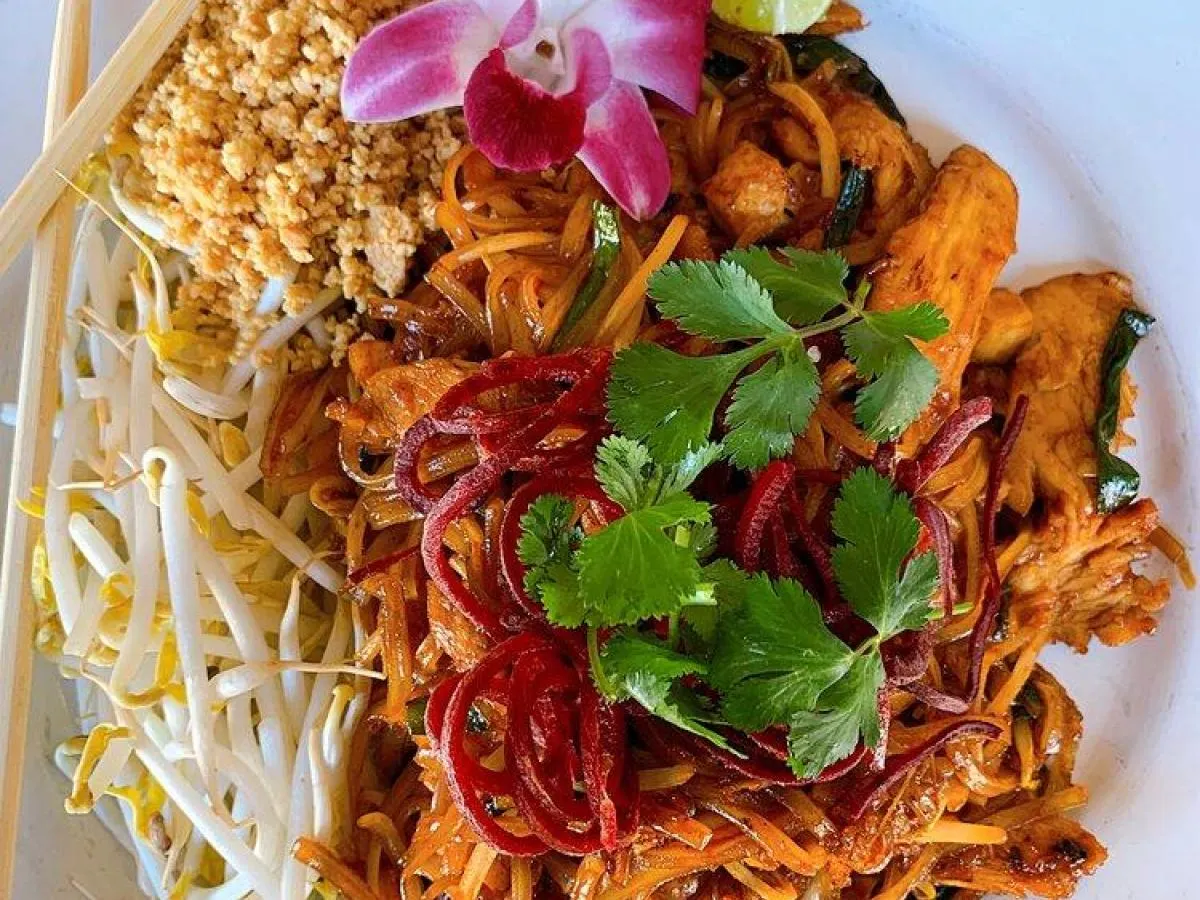 Chicken Pad Thai Chicken Pad Thai