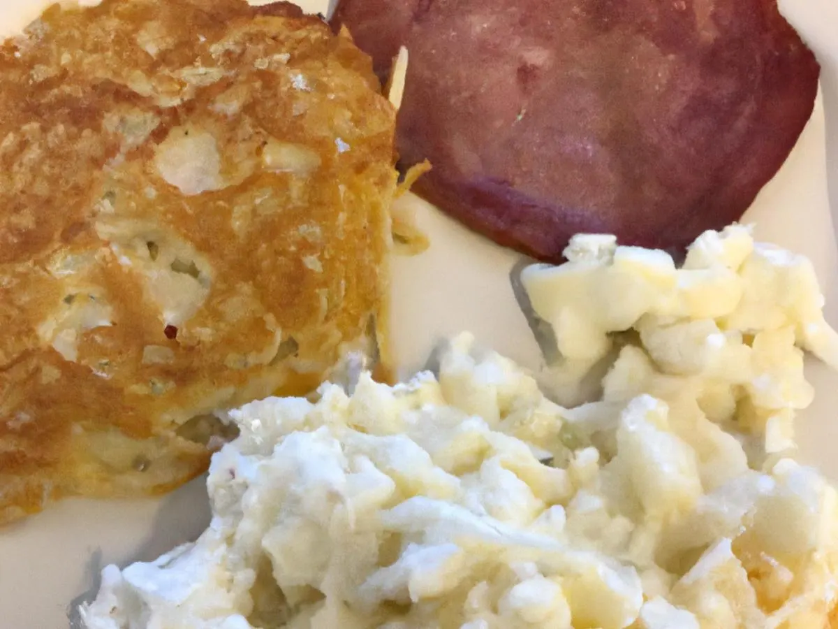 Egg Whites and Ham Box with Hash Browns