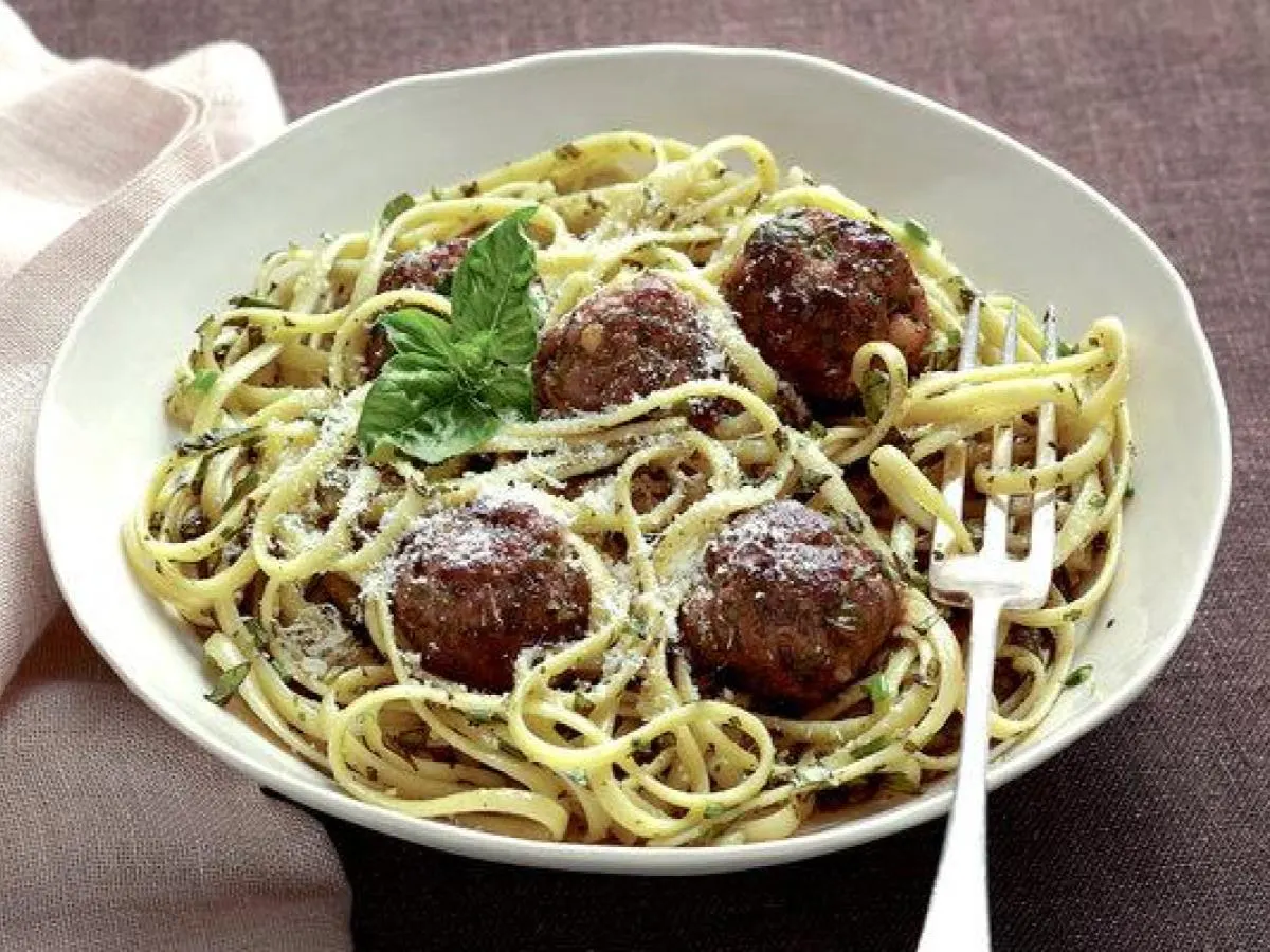 Meatball Madaccini Pasta with White Sauce