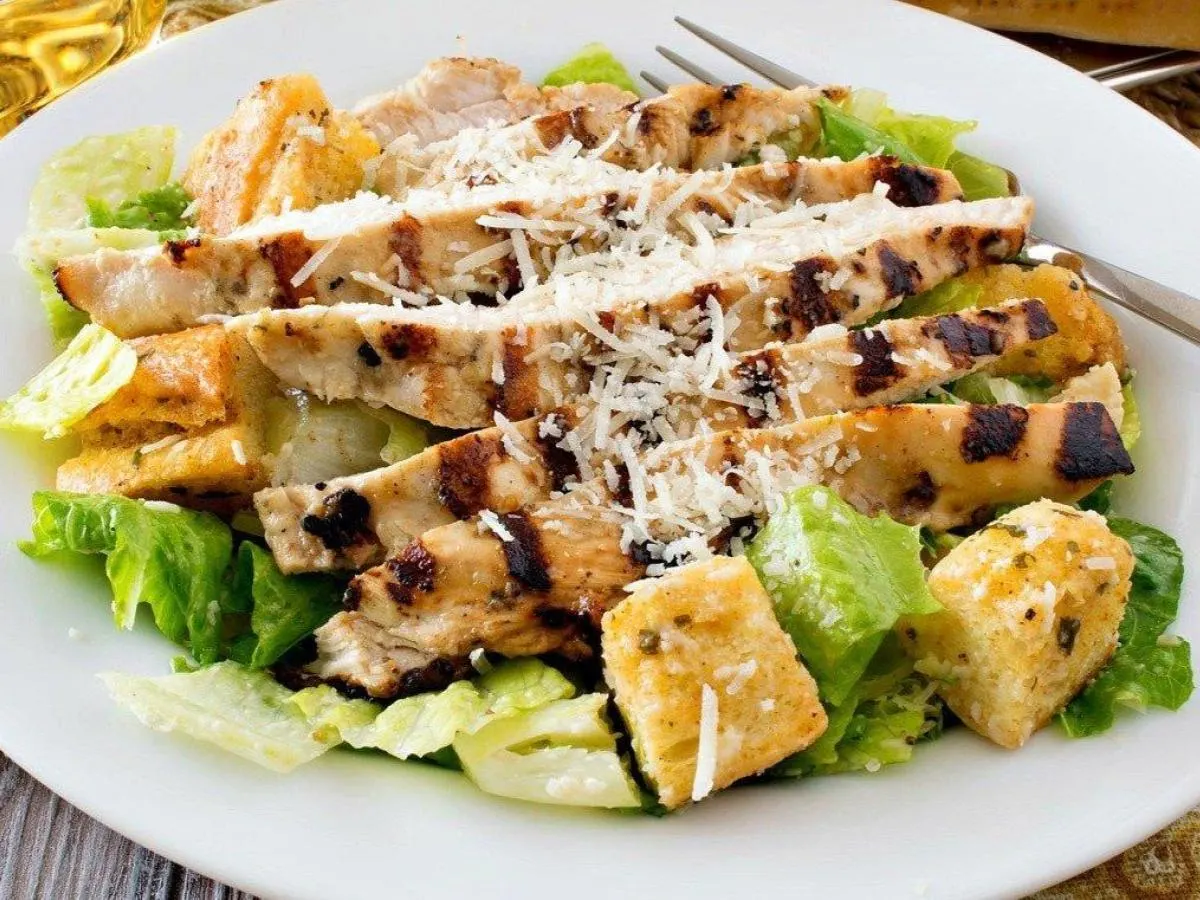 Caesar Entree Salad with Grilled Chicken and Caesar Dressing Caesar Entree Salad with Grilled Chicken and Caesar Dressing