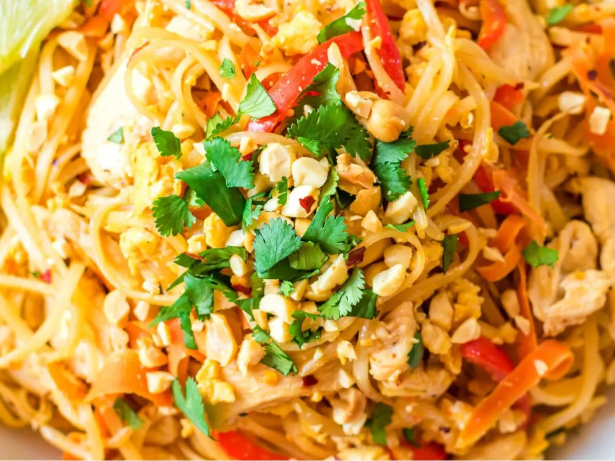 Pad Thai Chicken (Gluten Free) Pad Thai Chicken (Gluten Free)