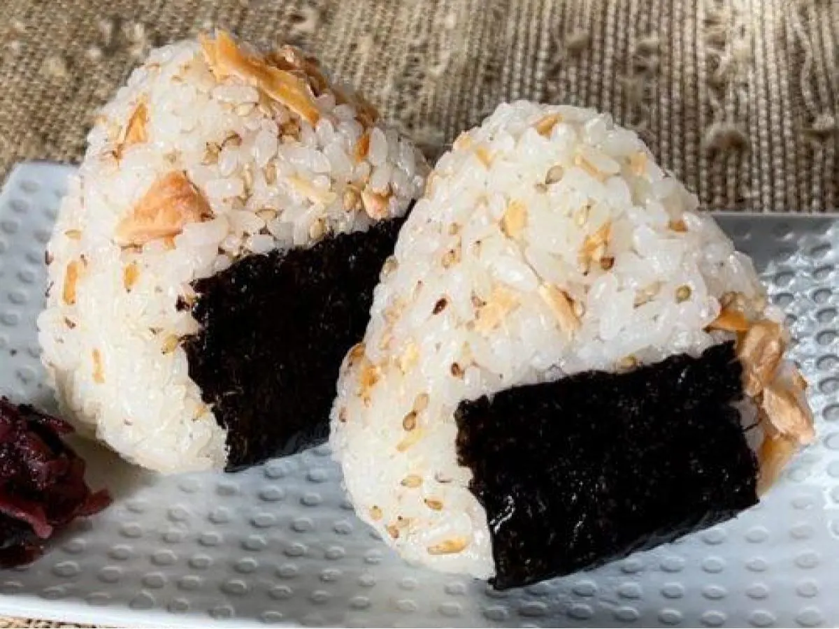 Spicy Salmon Onigiri Spicy Salmon Onigiri