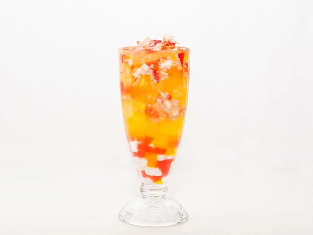 Strawberry Green Tea with Rainbow Jelly - Full Sweet [24 oz]